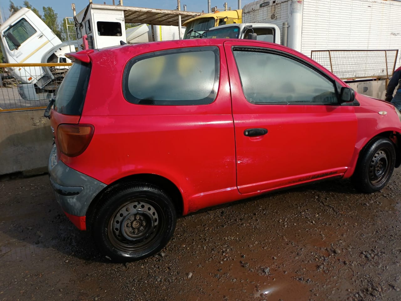  Toyota YARIS 2000    EN DESARME